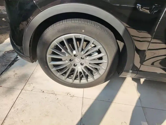 Leapmotor C11 — Фото автомобиля 22