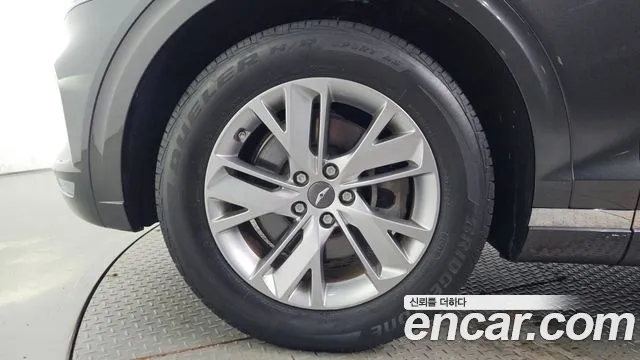Genesis GV70 — Фото автомобиля 5