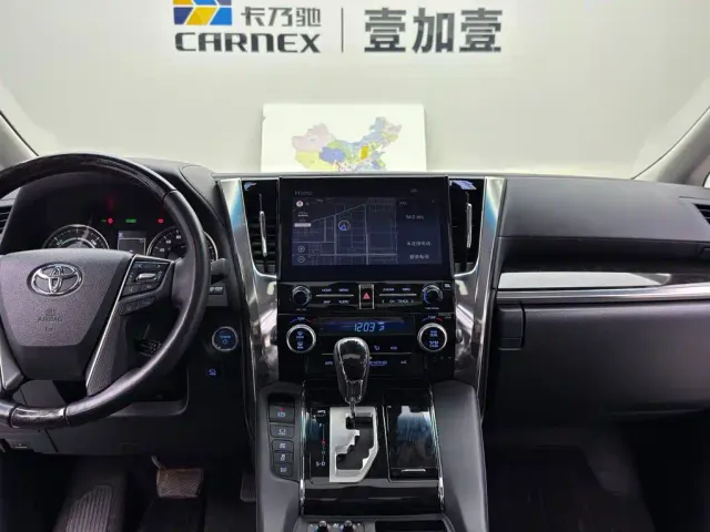 Toyota Vellfire — Фото автомобиля 12