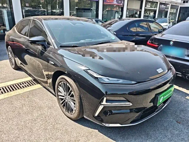 Geely Galaxy Xingyao 8 — Фото автомобиля 3