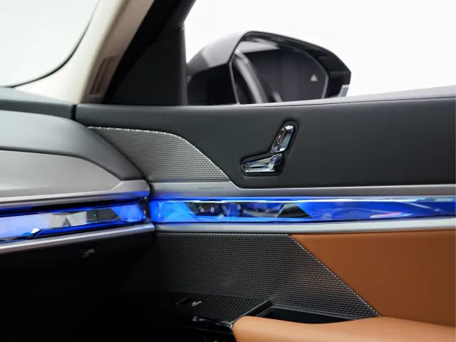 BMW 7 Series — Фото автомобиля 16