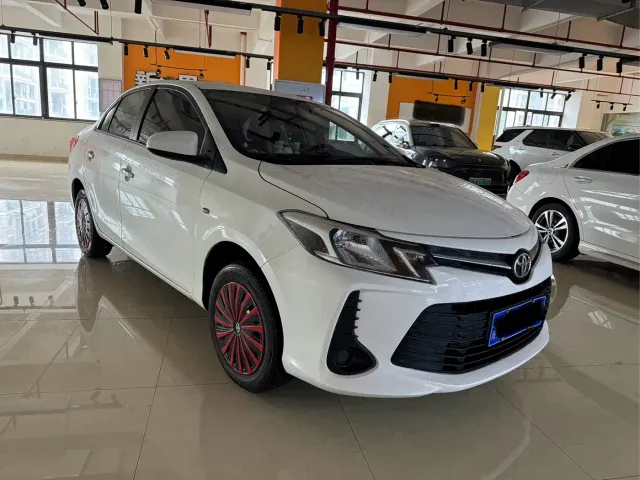 Toyota Vios — Фото автомобиля 3