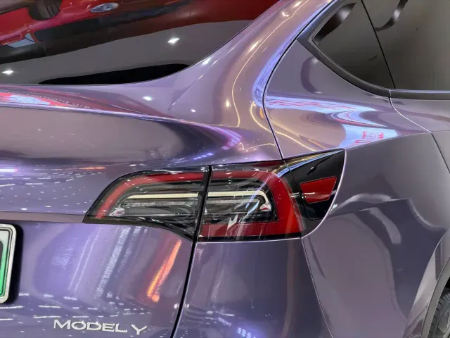 Tesla Model Y — Фото автомобиля 4