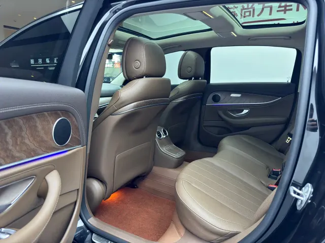 Mercedes-Benz E-Class — Фото автомобиля 10
