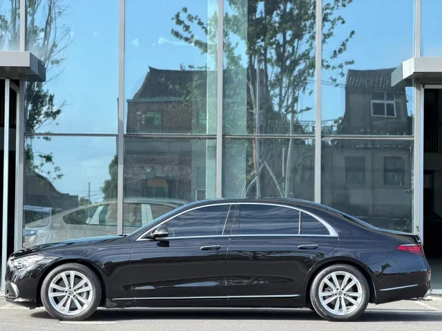 Mercedes-Benz S-Class — Фото автомобиля 3