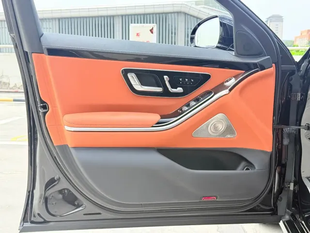 Mercedes-Benz S-Class — Фото автомобиля 14
