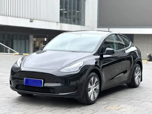 Фотография автомобиля — Tesla Model Y