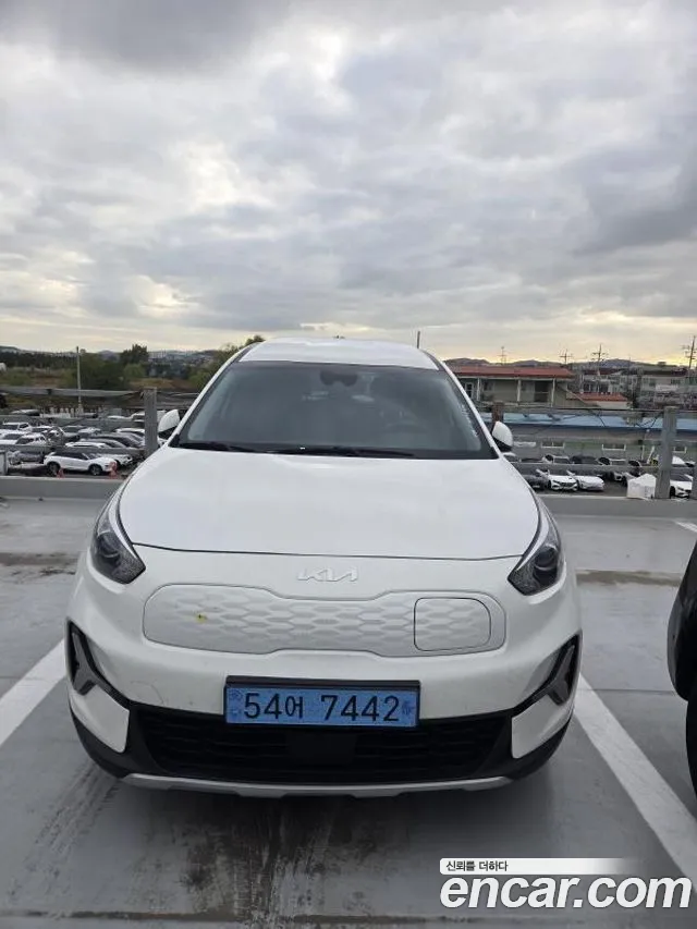 Фотография автомобиля — Kia Niro