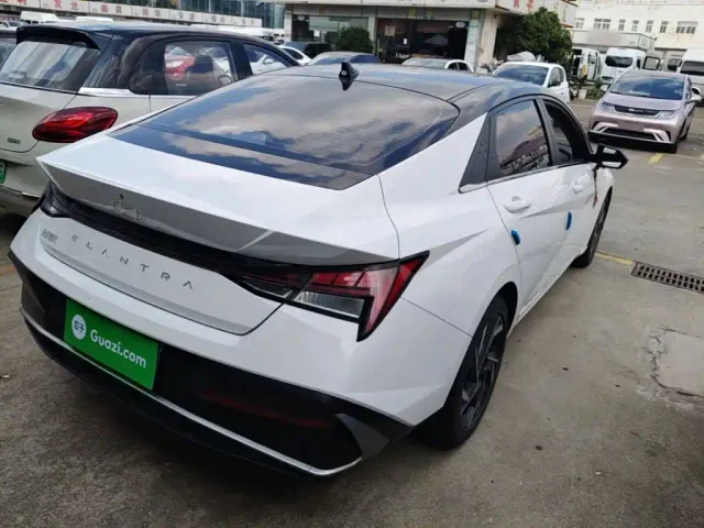 Hyundai Elantra — Фото автомобиля 6