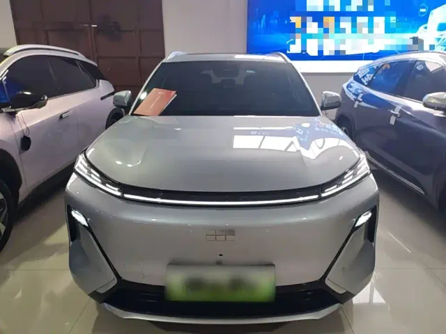 Geely Galaxy Starship 7 EM-i — Фото автомобиля 2