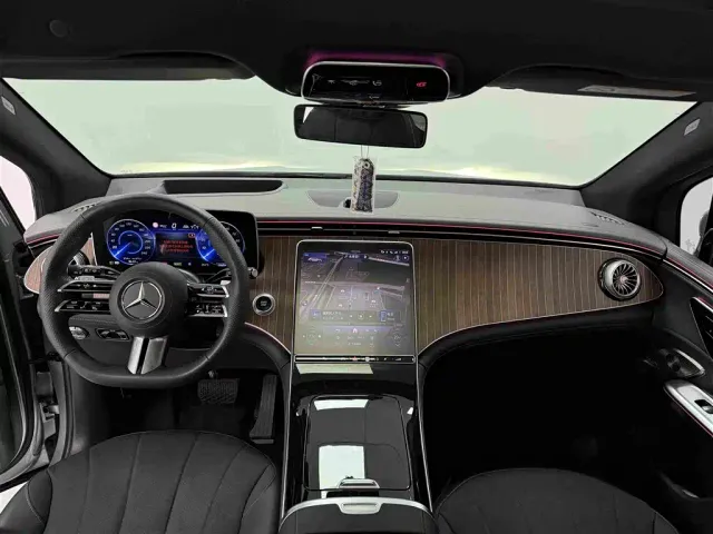 Mercedes-Benz EQE SUV — Фото автомобиля 6