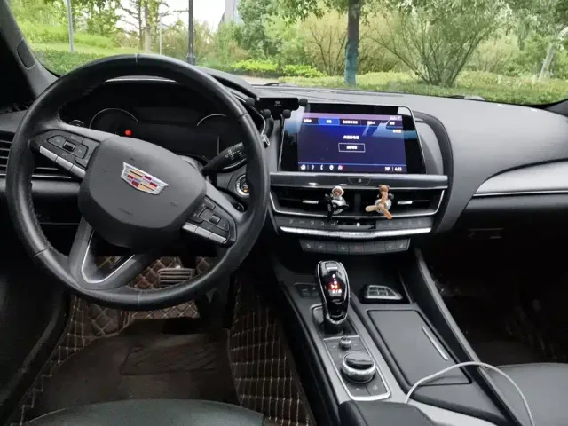 Cadillac CT5 — Фото автомобиля 10