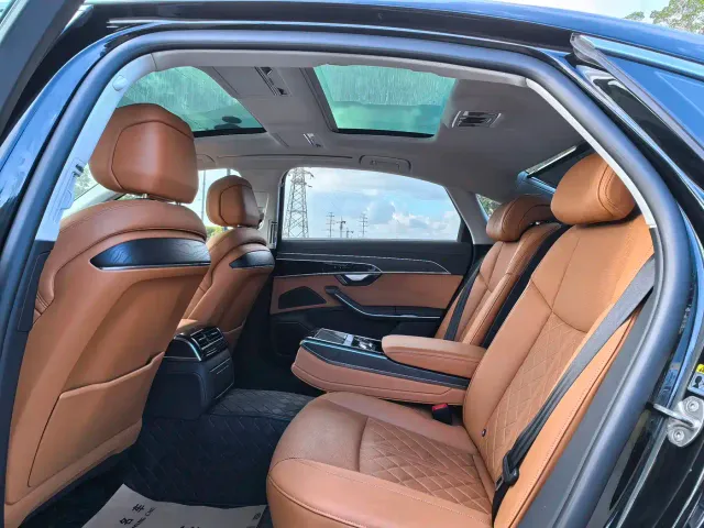 Audi A8 — Фото автомобиля 11