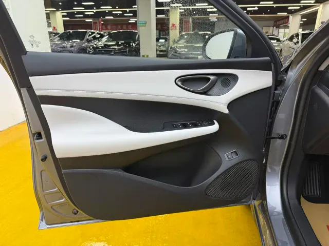 BYD Seal 05 DM-i — Фото автомобиля 3