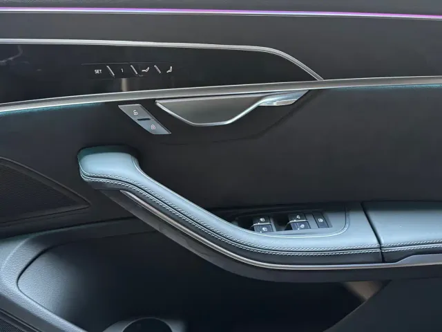 Audi A8 — Фото автомобиля 22