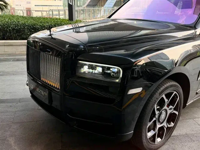 Rolls-Royce Cullinan — Фото автомобиля 3