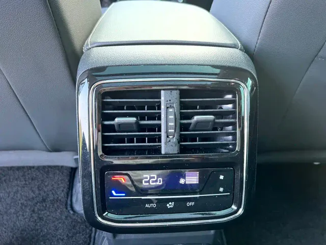 Volkswagen Passat — Фото автомобиля 15