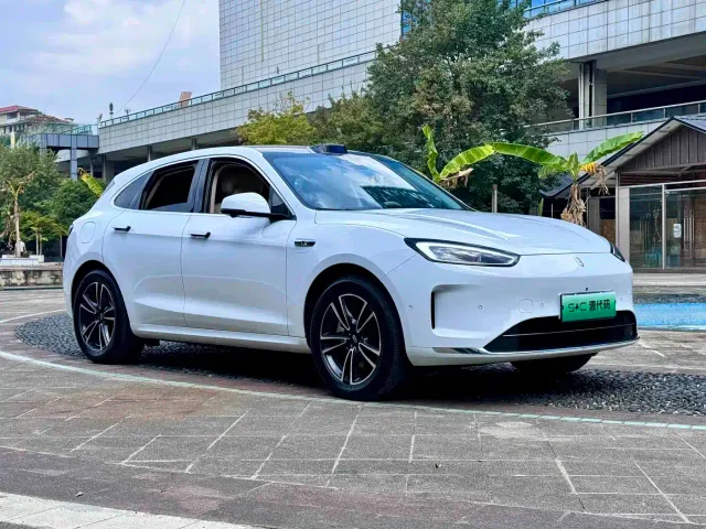 AITO Wenjie AITO M5 2025 Extended Range Ultra AWD — Фото автомобиля 4