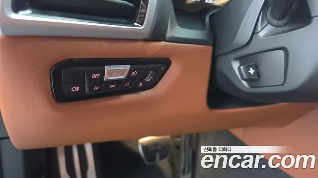 BMW 8 Series G15 — Фото автомобиля 28
