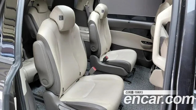 Kia Carnival Generation 4 — Фото автомобиля 17