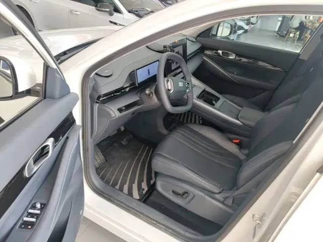 Geely Galaxy E5 — Фото автомобиля 15
