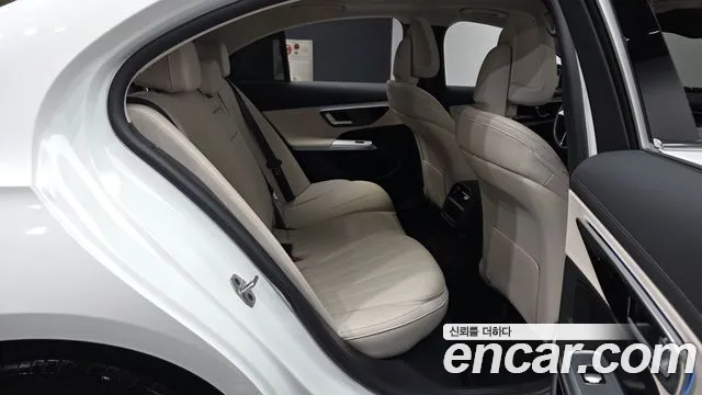 Mercedes-Benz E-Class W214 — Фото автомобиля 12