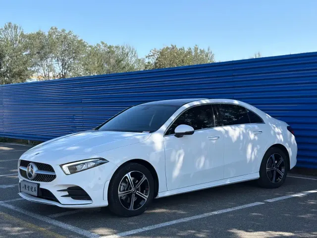 Фотография автомобиля — Mercedes-Benz A-Class