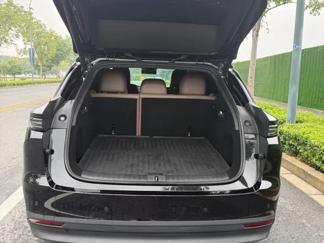 Li Auto i6 — Фото автомобиля 8
