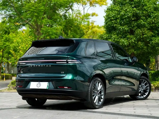 Leapmotor C10 — Фото автомобиля 13
