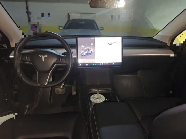 Tesla Model Y — Фото автомобиля 5
