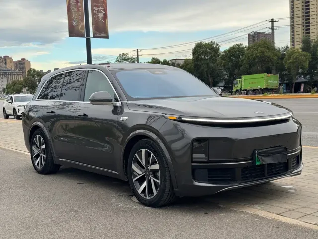 Li Auto L8 — Фото автомобиля 3