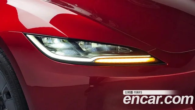 Tesla Model 3 — Фото автомобиля 19