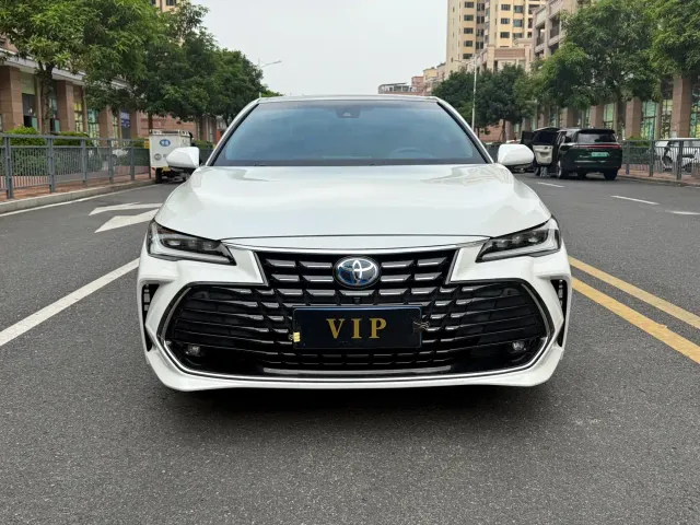 Toyota Avalon — Фото автомобиля 2