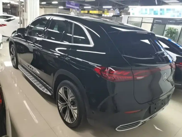 Mercedes-Benz EQE SUV — Фото автомобиля 4