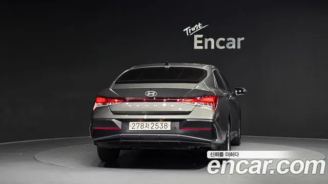 Hyundai Avante CN7 — Фото автомобиля 4