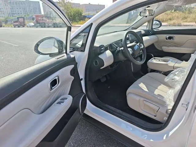 GAC Aion UT — Фото автомобиля 15
