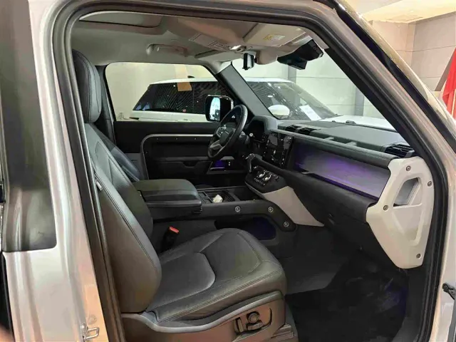 Land Rover Defender — Фото автомобиля 5