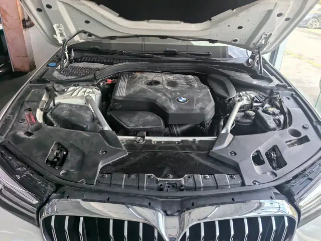 BMW 5 Series — Фото автомобиля 7