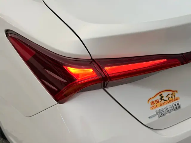 Toyota Avalon — Фото автомобиля 16