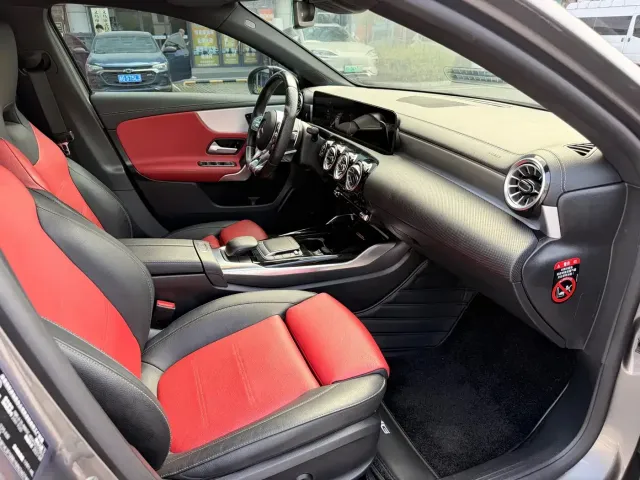 Mercedes-Benz Mercedes-Benz A-Class AMG 2020 AMG A 35 L 4MATIC — Фото автомобиля 7