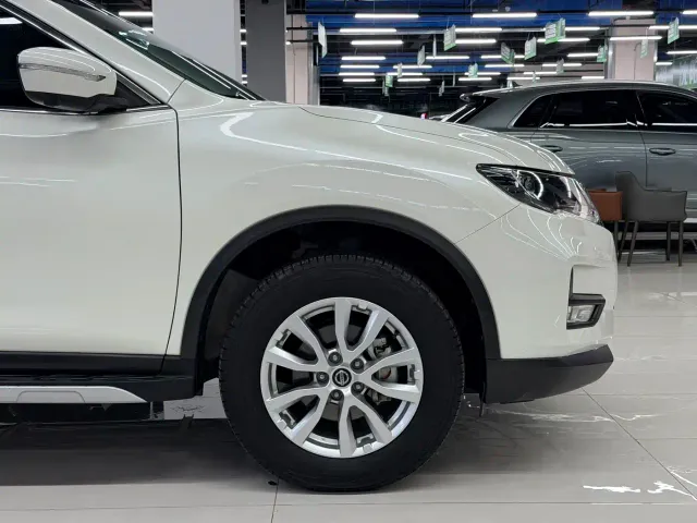 Nissan X-Trail — Фото автомобиля 7
