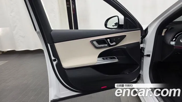 Mercedes-Benz E-Class — Фото автомобиля 20