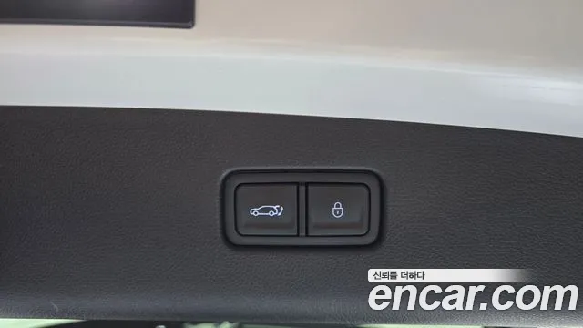 Genesis GV70 — Фото автомобиля 24