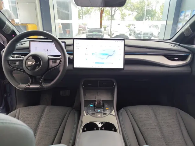 BYD Seal 06 GT — Фото автомобиля 9