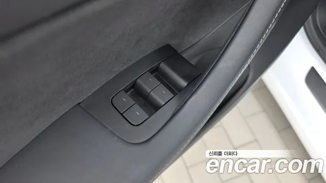 Tesla Model 3 — Фото автомобиля 22
