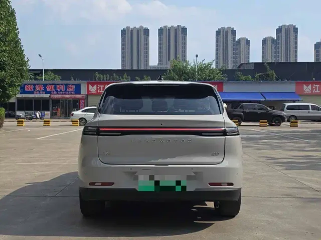 Leapmotor C10 — Фото автомобиля 16