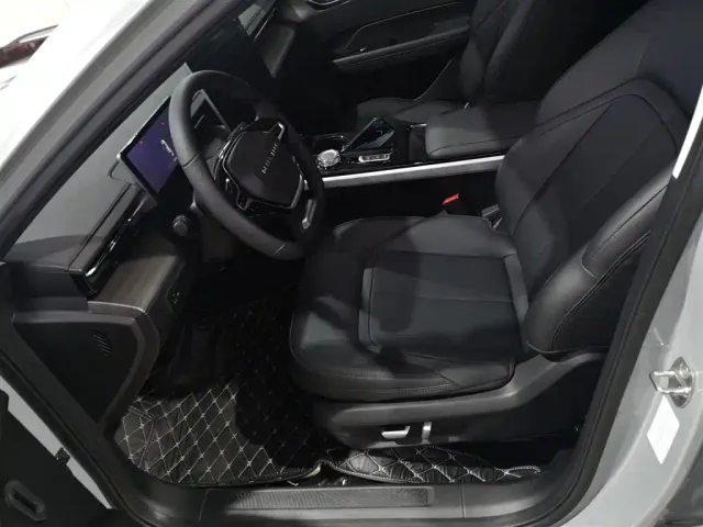 Wuling Starlight — Фото автомобиля 10