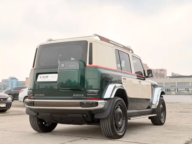 iCAR V23 — Фото автомобиля 12