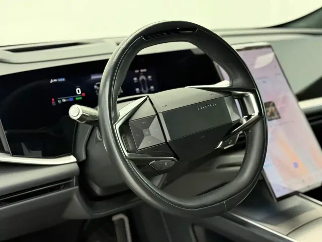 HiPhi HiPhi Y 2023 560km Elite Edition — Фото автомобиля 11