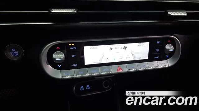 Genesis GV60 — Фото автомобиля 23